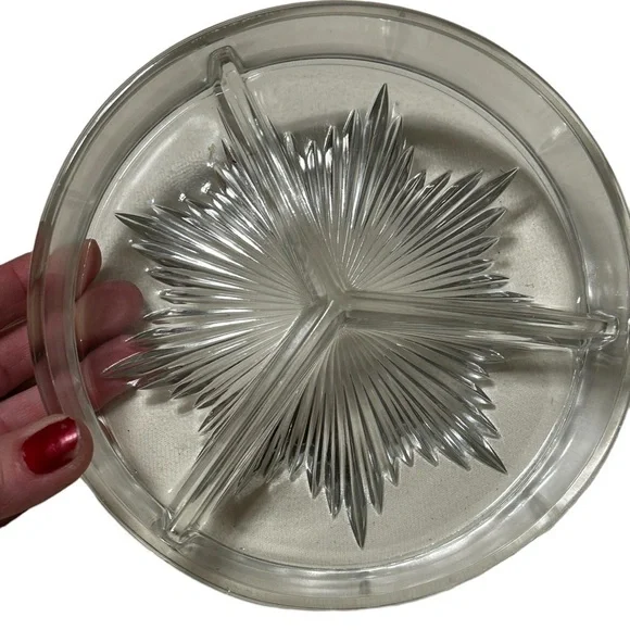 Vintage Glass With Lid, 3 Section divided dish, relish dish, or jewelry dish - Picture 3 of 8